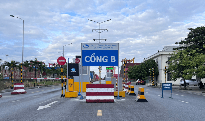 Cổng B
