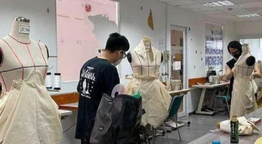 YG sample room